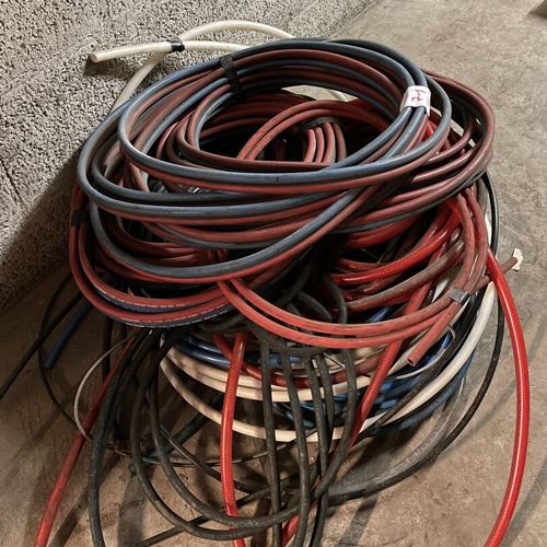 Null Various hoses and a flashlight hose