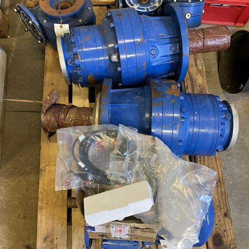 Null Set of recovery parts including machine motors, pumps, a fan in new conditi&hellip;