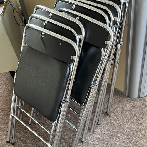 Null Mobilier de bureau : 2 tables rectangulaires, 11 chaises pliantes, fauteuil&hellip;