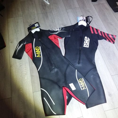 Null 2 MAKO suits, size M