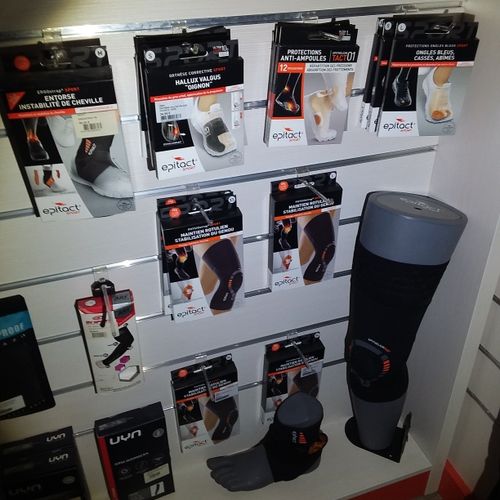 Null set of kneepads, anklets and insoles