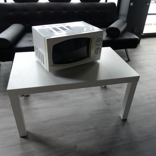 Null SOFA, CHANGING ROOM, MICROWAVE OVEN