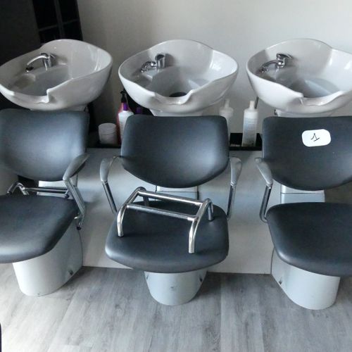 Null SET OF 3 SHAMPOO CHAIRS AND BARBER CHAIR