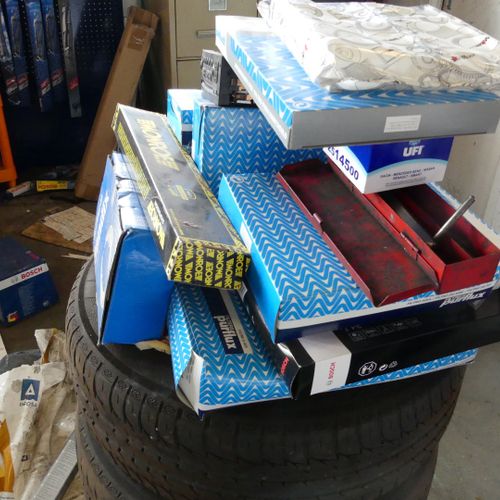 Null STOCK OF AUTOMOTIVE PARTS OIL FILTERS, DIESEL FUEL, WIPER BLADES