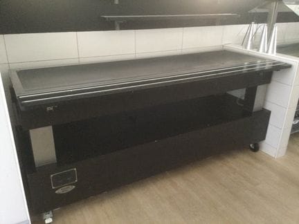 Un buffet froid Roller grill, année 2018 achat, 180 cm/80