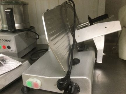 Une trancheuse à jambon