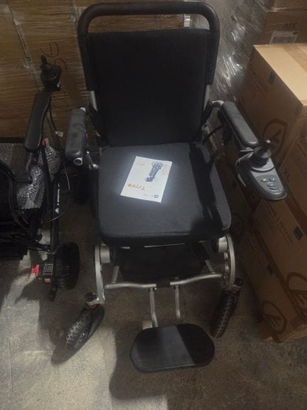 Un fauteuil électrique drive INSTA FOLD