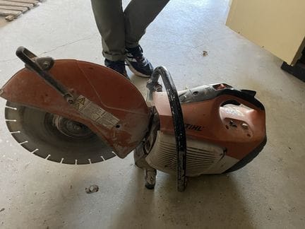 1 découpeuse à disque thermique STIHL