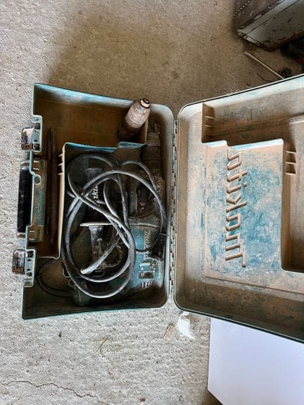 1 perforateur filaire MAKITA