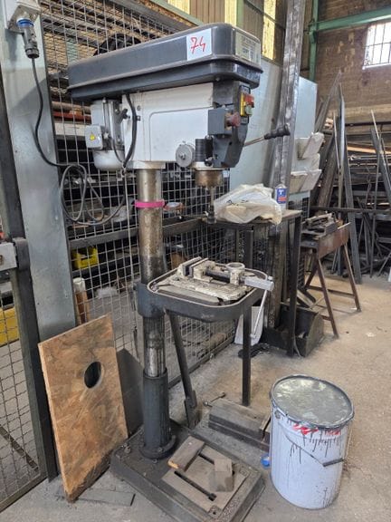1 perceuse à colonne OPTIMUM Drill B32, année 2020