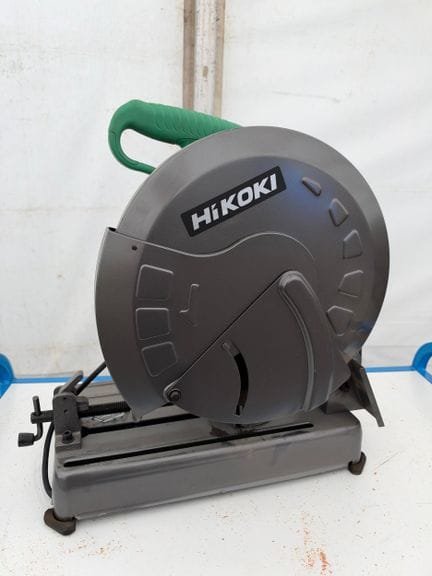 Scie radiale électrique filaire de marque HIKOKI modèle : CC 14SF