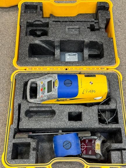 Laser de canalisation de marque SPECTRA modèle : DG 511, dans son coffret