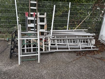 Monte charge de marque HAEMMERLIN capacité 150kg, année 2007
