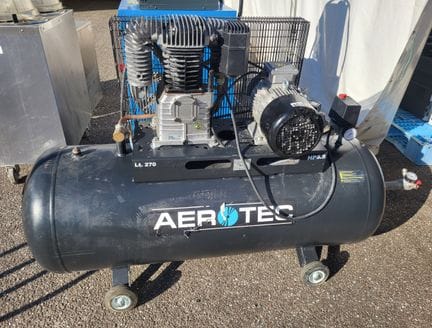 Compresseur de marque AEROTEC modèle : AERO 650, alimentation 400v, capacité 270L, année 2022 - ( A vérifier )