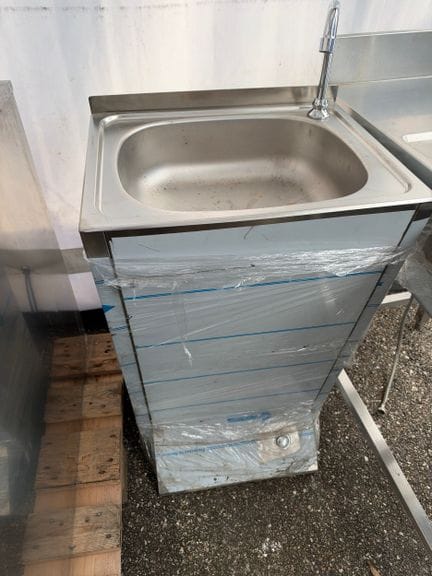 Evier inox commande au pied, dim 90 x 50 x 40cm