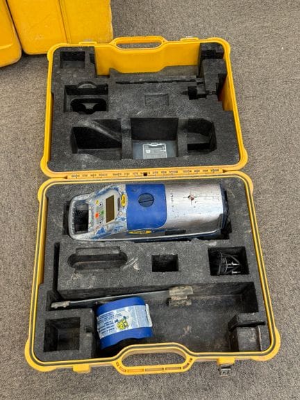 Laser de canalisation de marque SPECTRA modèle : DG 511, dans son coffret