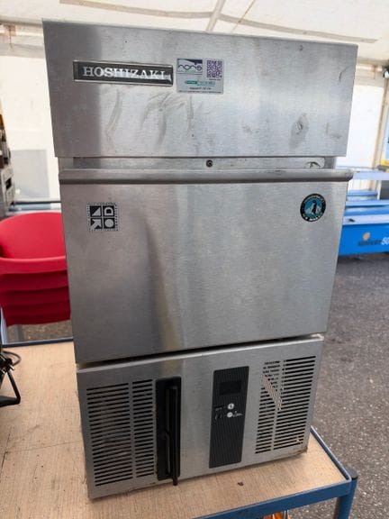 Machine à glaçon de marque HOSHIZAKI modèle IM-30CNE