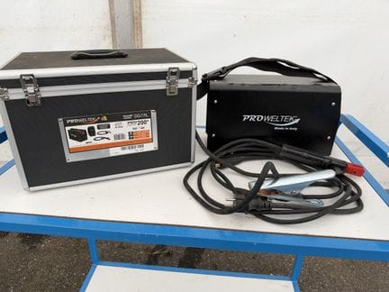 Poste à souder à l'arc de marque PROWELEK modèle : PRO INVERTER 200+