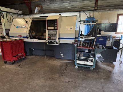 Un tour numérique de marque SOMAB, type OPTIMAB 550 année 2008, rétrofité en 2019 avec son outillage et son manuel. Vent