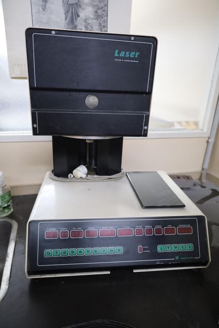 Four électronique de marque LASER à céramique