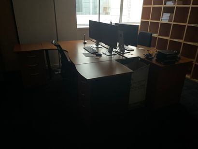 Lot of desks in the entresols:
1 12-seat...