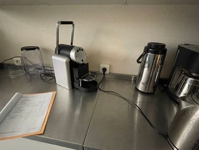 1 KENWOOD coffee machine
1 Carte noire coffee...