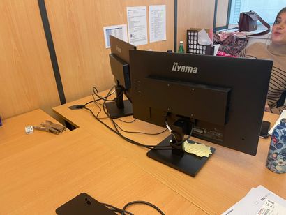 Spread over the floors:
30 HP monitors
17...