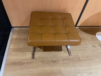 2 EAMES-style fawn leather stools
1 KNOLL-style...