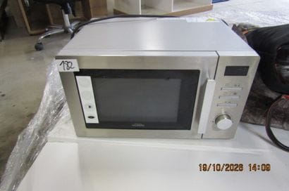 1 micro-ondes VALBERG inox.