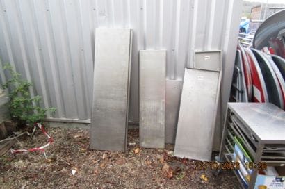 2 rangées d'étagères à 1 plateau inox (1...