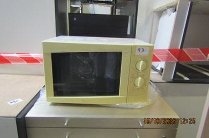 1 four à micro-ondes SELECT LINE.