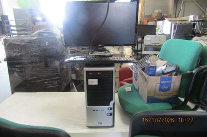 1 PC avec clavier et souris.