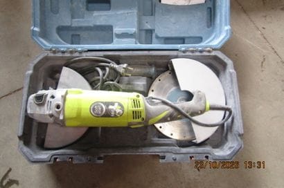 1 disqueuse RYOBI AEG 2000 RS.