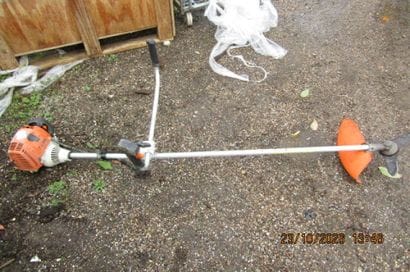 1 débroussailleuse thermique STIHL FS130...