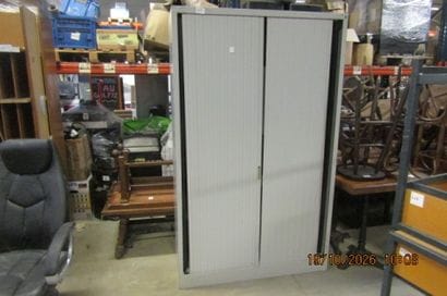 1 armoire métallique haute 2 portes coulissantes...