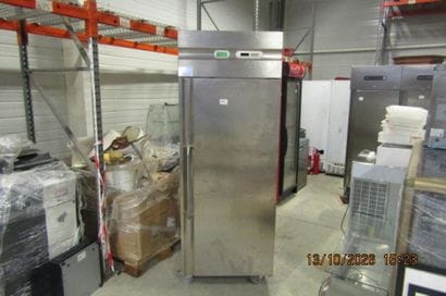 1 armoire réfrigérée à froid positif, en...
