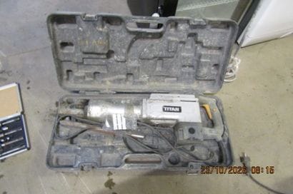 1 marteau piqueur électrique TITAN avec 1...