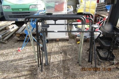 4 supports pare-brises dépliants + 1 rack...