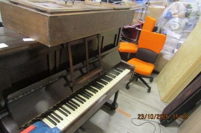 1 piano droit Burling et Mansfield