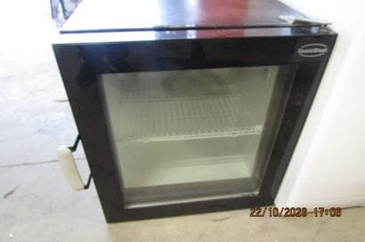 1 armoire à froid négatif, type mini-bar...