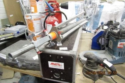 1 projeteur 2000W LABERINE + mat teles.