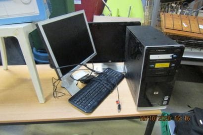 1 PC HP avec écran TFT 15 pouces DELL + écran...