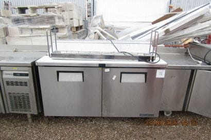 1 saladette réfrigérée inox Métro 2 port...
