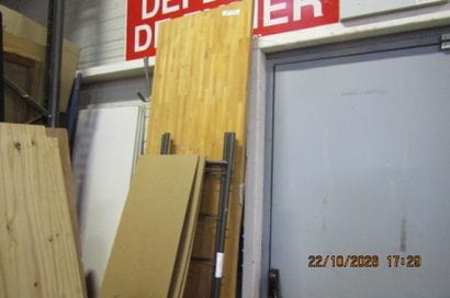 1 plan de travail stratifié piètement mé...