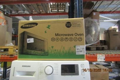 1 micro-ondes SAMSUNG.