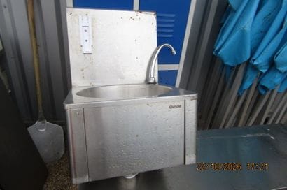 1 lave-main inox BARTSCHER.