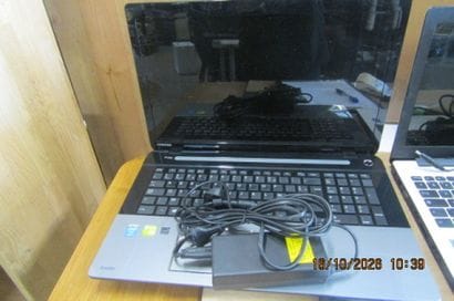 1 ordinateur portable TOSHIBA, processeur...