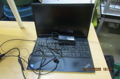 1 ordinateur portable LENOVO ThinkPad, processeur...