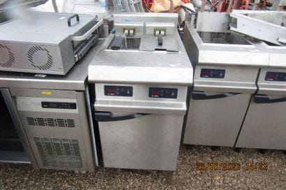 1 friteuse électrique 2x8 litres