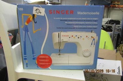 1 machine à coudre SINGER Mademoiselle 1...